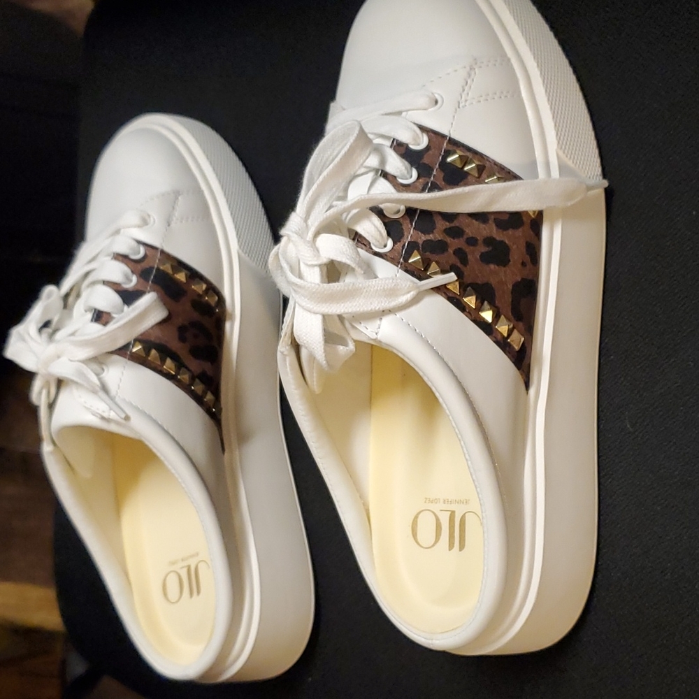 NWB/ JLO Eydie  White/Leopard Mules